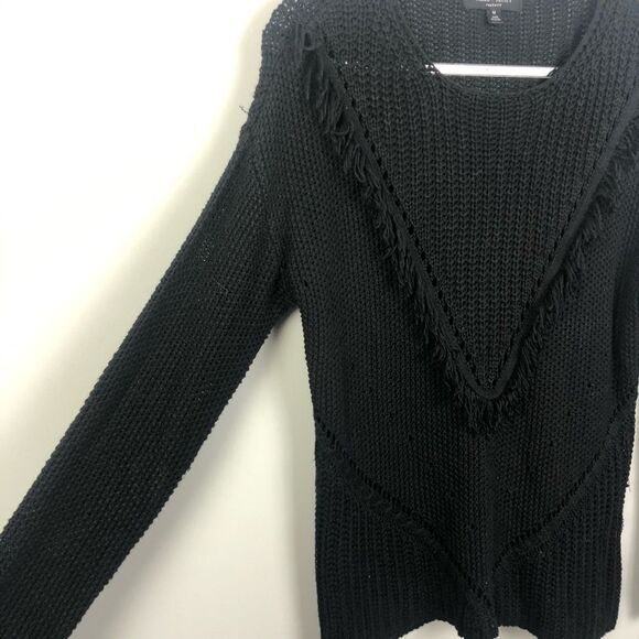 ROMEO & JULIET | Black Fringe Open Knit Boho Sweater Women’s Size Medium - Picture 2 of 6